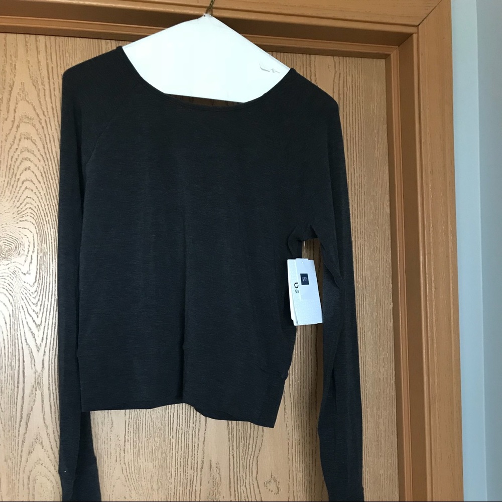 NWT GapFit Top, Size M